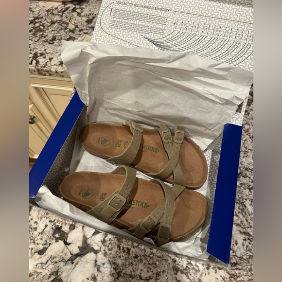 Birkenstock Sandals 💚 - Picture 7 of 15